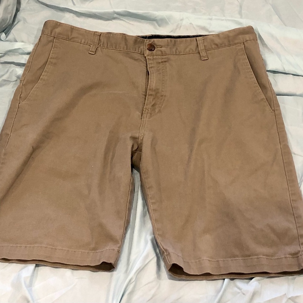 Volcom khaki flat front shorts men’s size 36